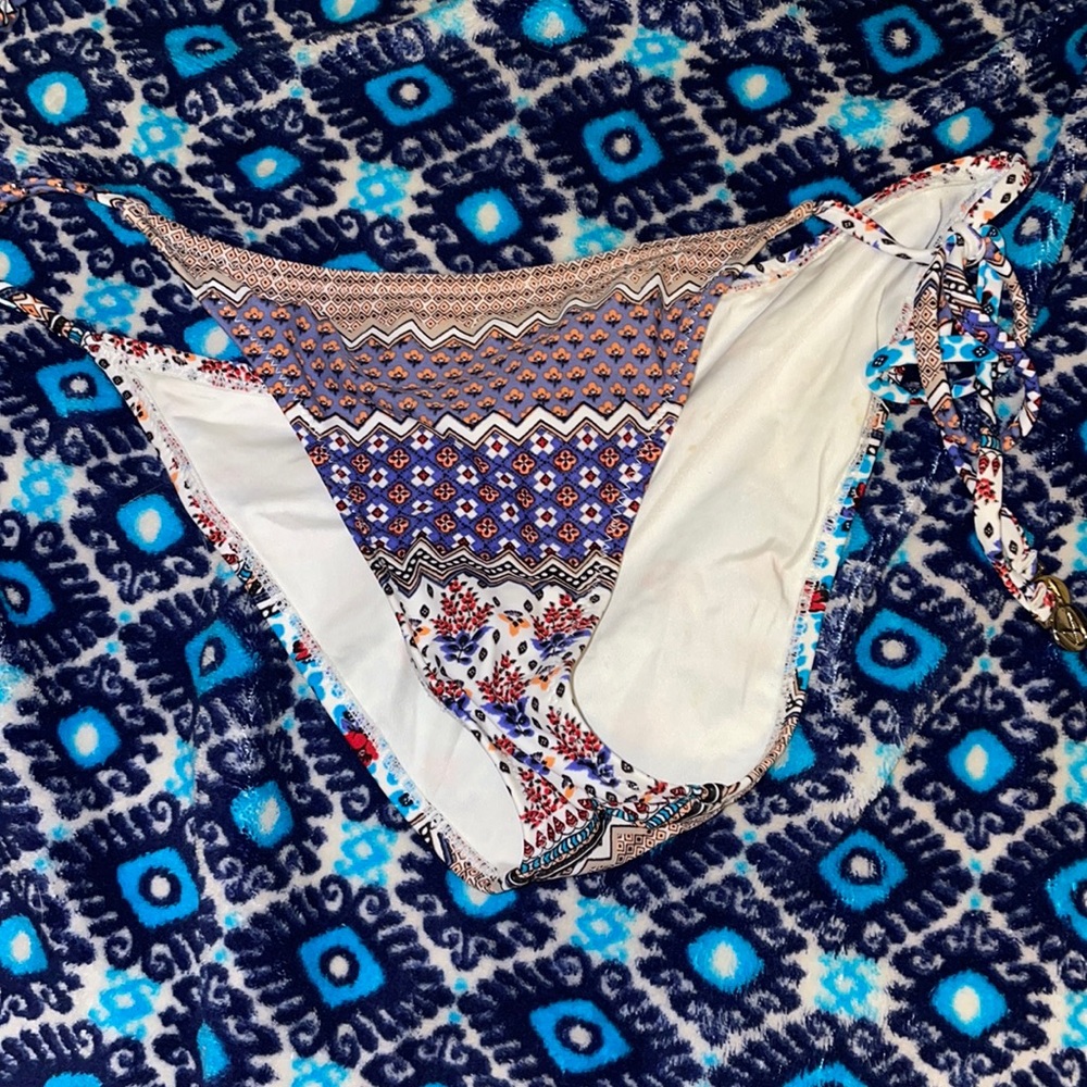 Multi Color bikini - Picture 2 of 4